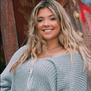 Meet your Posher, Claire